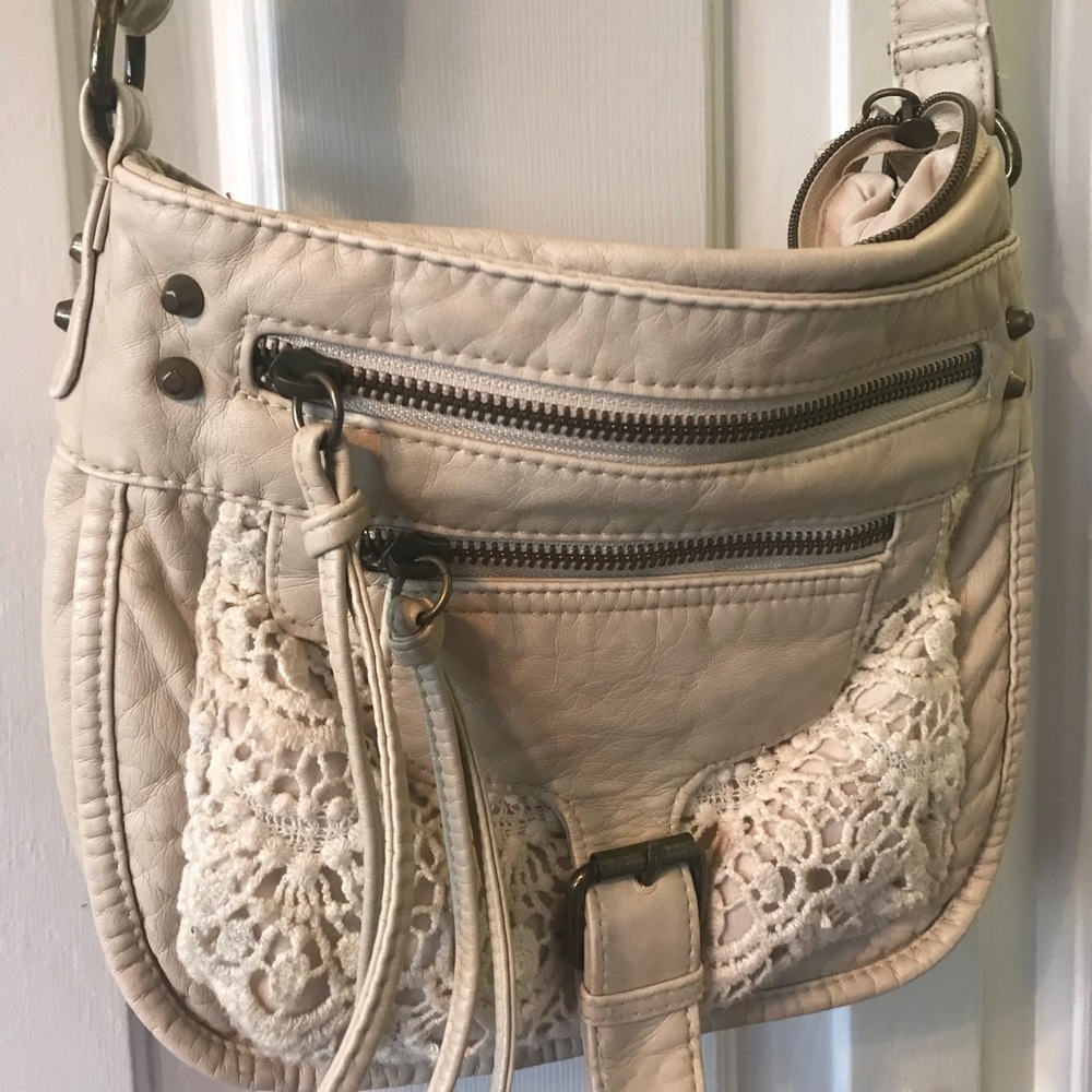 LIKE NEW MOSSIMO TAN PURSE
